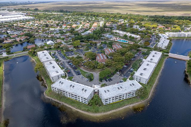 10442 E Clairmont Circle 204, Tamarac, FL 33321