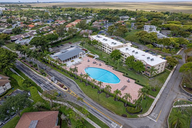 10442 E Clairmont Circle 204, Tamarac, FL 33321