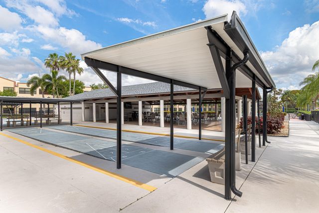 10442 E Clairmont Circle 204, Tamarac, FL 33321