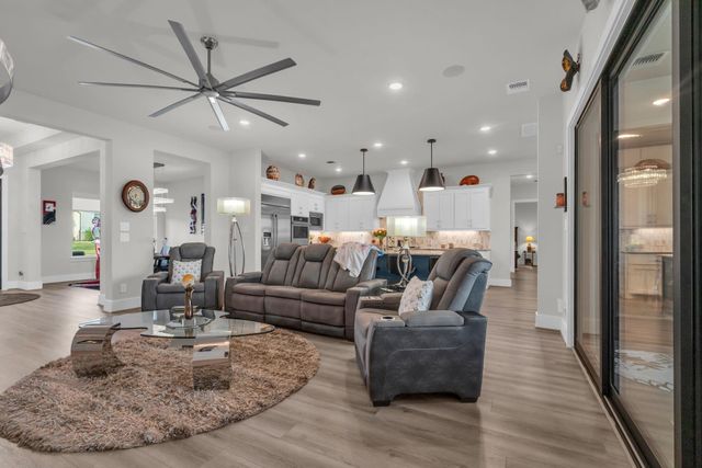 9727 Greenridge View Drive, Willis, TX 77318