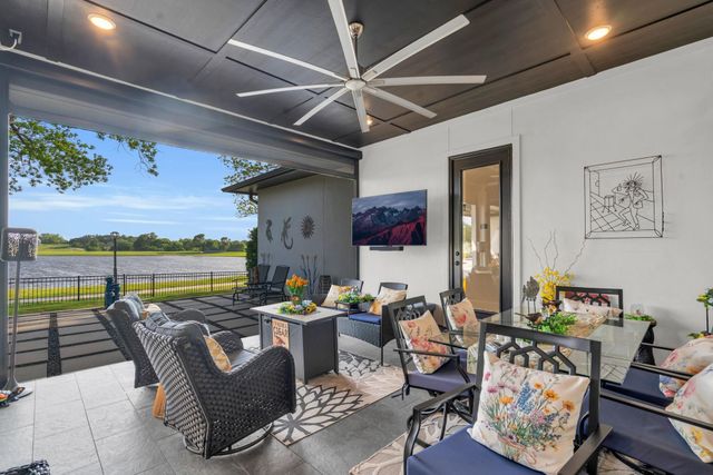 9727 Greenridge View Drive, Willis, TX 77318