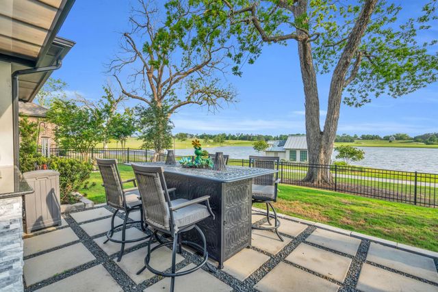 9727 Greenridge View Drive, Willis, TX 77318