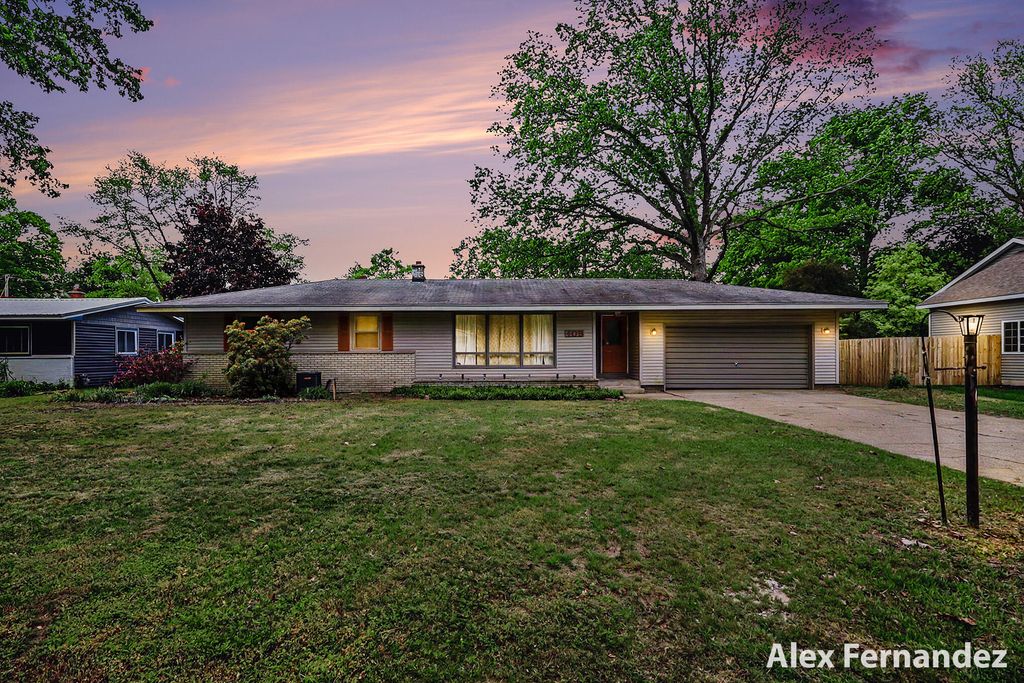 408 Arthur Avenue, Holland, MI 49424