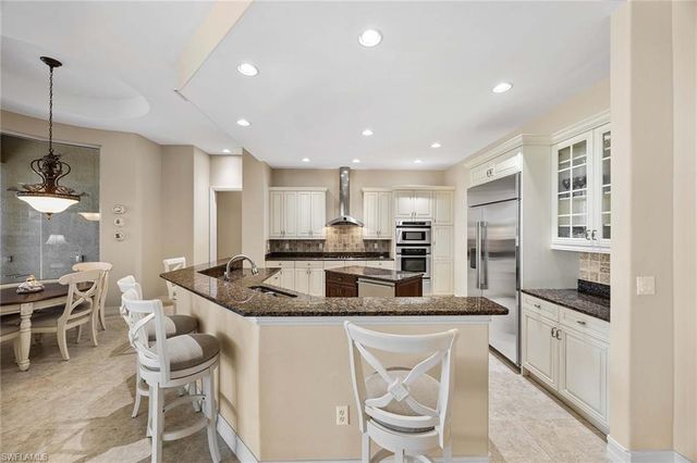 9030 Shenendoah CIR, Naples, FL 34113