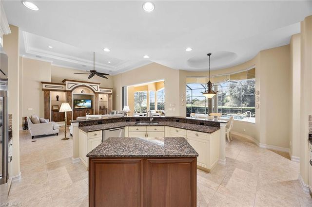 9030 Shenendoah CIR, Naples, FL 34113