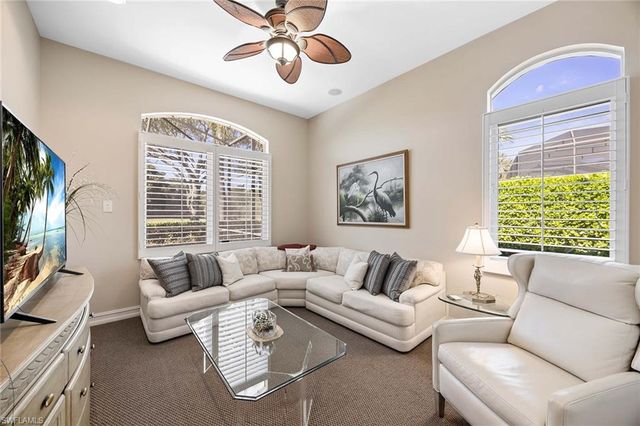 9030 Shenendoah CIR, Naples, FL 34113