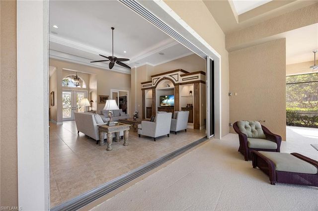 9030 Shenendoah CIR, Naples, FL 34113