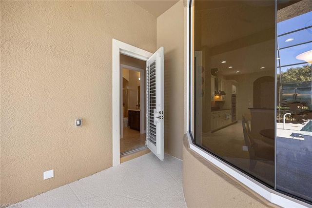 9030 Shenendoah CIR, Naples, FL 34113