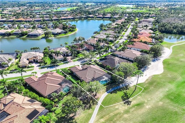 9030 Shenendoah CIR, Naples, FL 34113