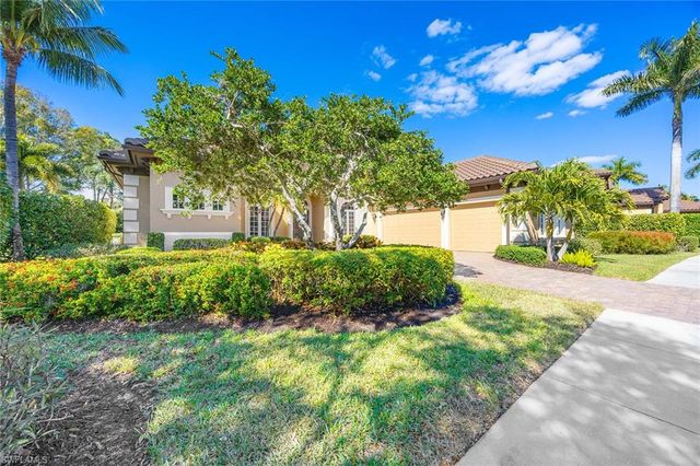 9030 Shenendoah CIR, Naples, FL 34113