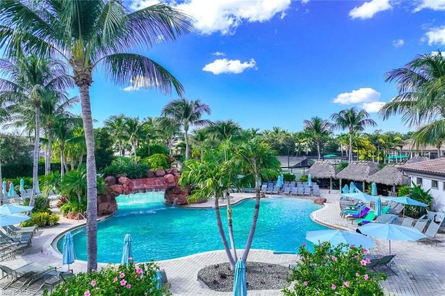 9030 Shenendoah CIR, Naples, FL 34113