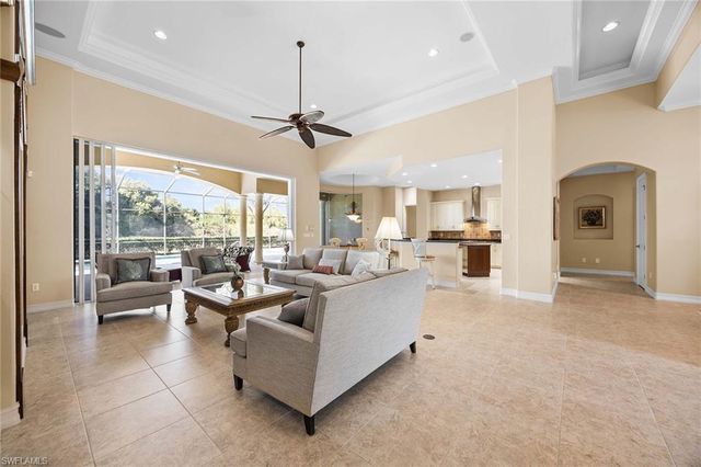 9030 Shenendoah CIR, Naples, FL 34113