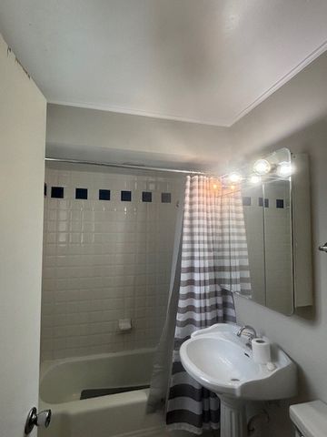 2223 Hawthorne Road, Homewood, IL 60430