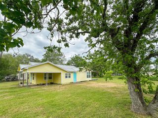 3756 Highway 90, Glidden, TX 78943