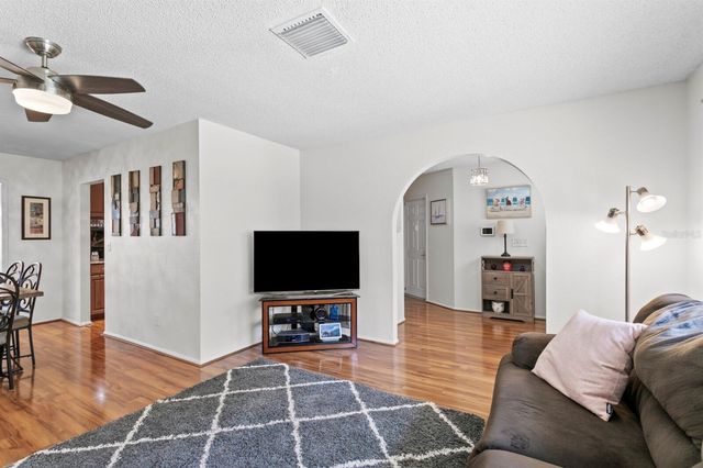 8645 PINETREE DRIVE W, Seminole, FL 33772
