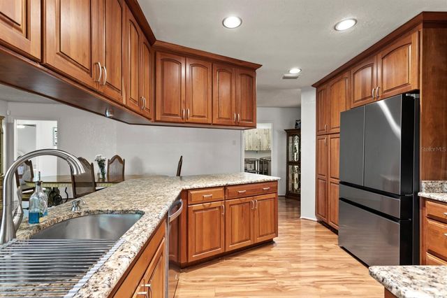 8645 PINETREE DRIVE W, Seminole, FL 33772