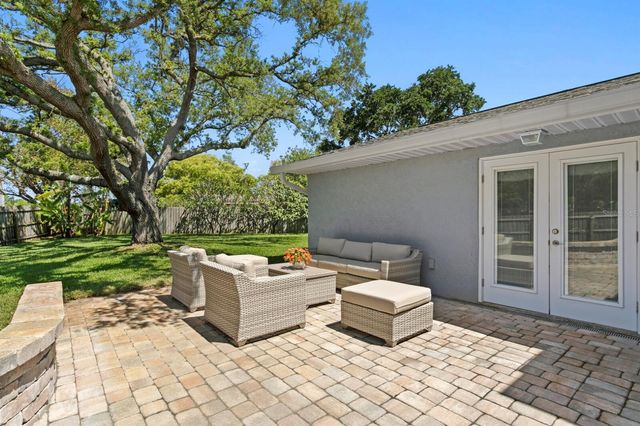 8645 PINETREE DRIVE W, Seminole, FL 33772