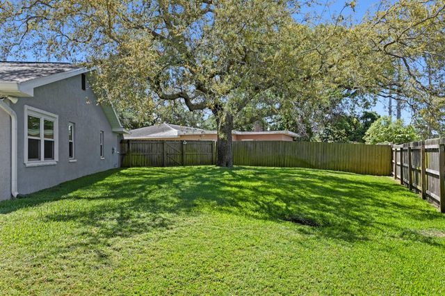 8645 PINETREE DRIVE W, Seminole, FL 33772