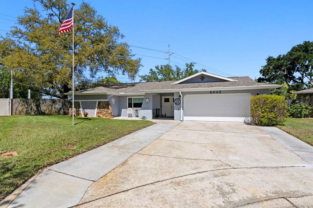 8645 PINETREE DRIVE W, Seminole, FL 33772