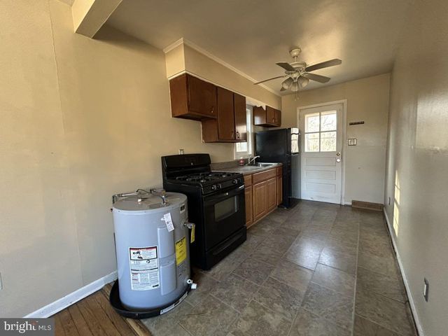 11924 MONTGOMERY LN, Waldorf, MD 20602