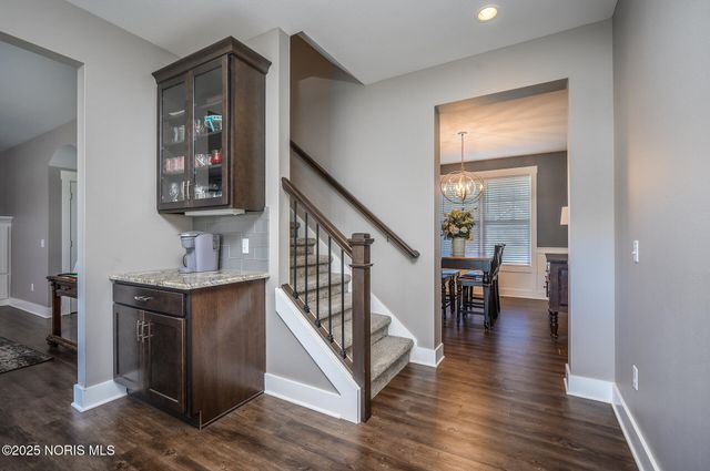 3289 Chasenwood Way, Perrysburg, OH 43551