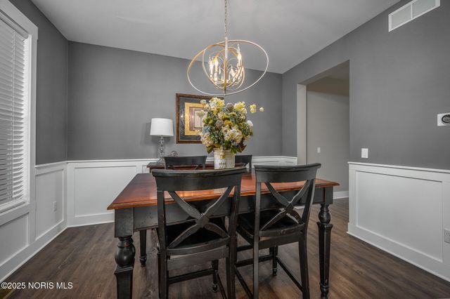 3289 Chasenwood Way, Perrysburg, OH 43551