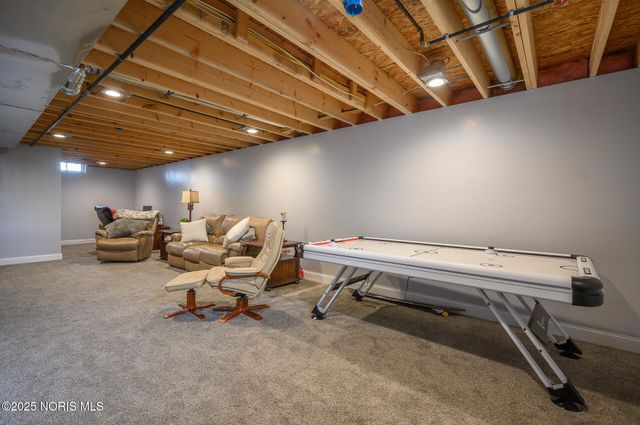 3289 Chasenwood Way, Perrysburg, OH 43551