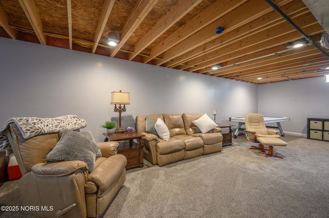 3289 Chasenwood Way, Perrysburg, OH 43551