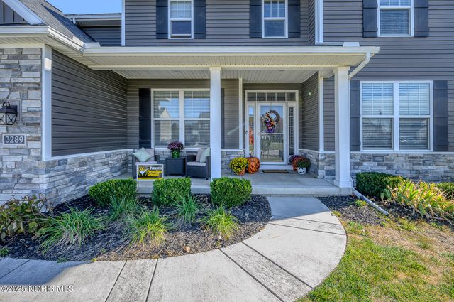 3289 Chasenwood Way, Perrysburg, OH 43551