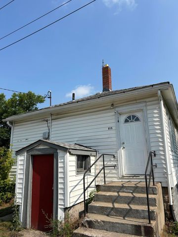 815 W 25th Avenue, Gary, IN 46407