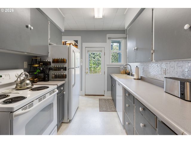 210 ROSEWOOD St, Woodland, WA 98674