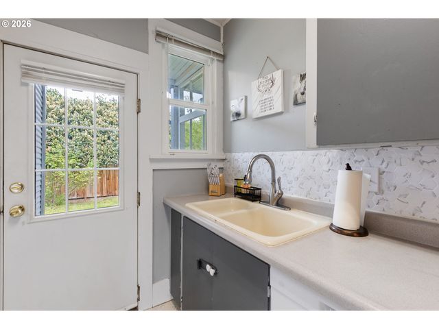 210 ROSEWOOD St, Woodland, WA 98674