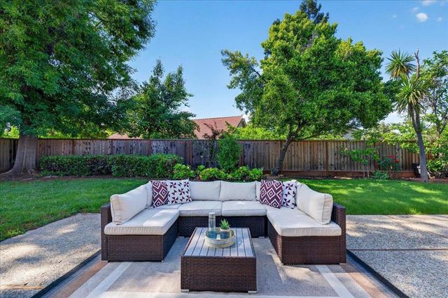 1113 McIntosh Creek Drive, San Jose, CA 95120