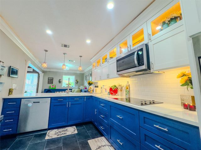 11918 Stillwater Drive, Houston, TX 77070