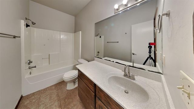 1720 W Palm Place, Oklahoma City, OK 73128