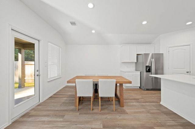 210 Bella Way, Pinehurst, TX 77362