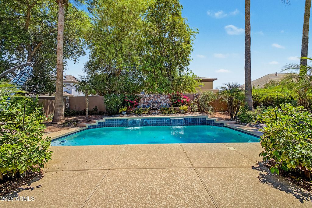 Image 5 of property listing at 9807 S 43RD Lane, Laveen, AZ 85339