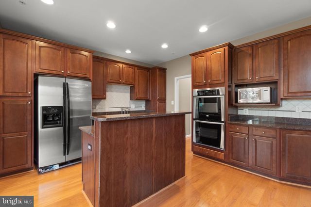 8916 LEE MANOR DR, Ellicott City, MD 21043