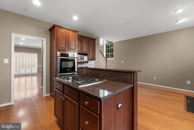 8916 LEE MANOR DR, Ellicott City, MD 21043
