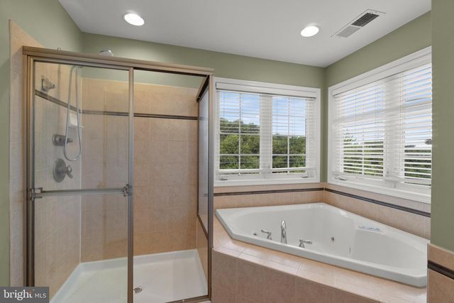 8916 LEE MANOR DR, Ellicott City, MD 21043