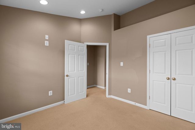 8916 LEE MANOR DR, Ellicott City, MD 21043