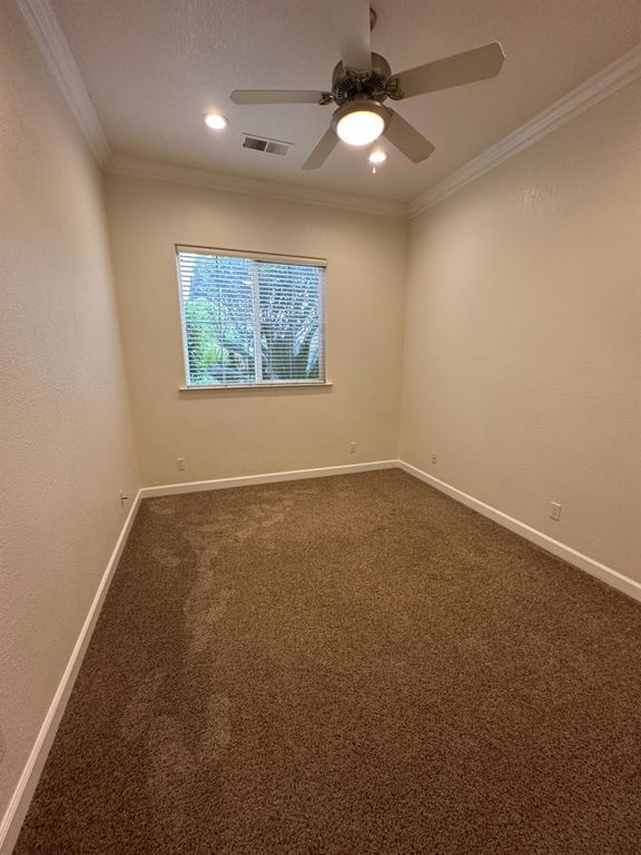 Image 11 of property listing at 7026 N Warren Avenue, Fresno, CA 93711