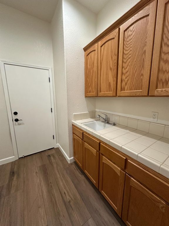 Image 15 of property listing at 7026 N Warren Avenue, Fresno, CA 93711