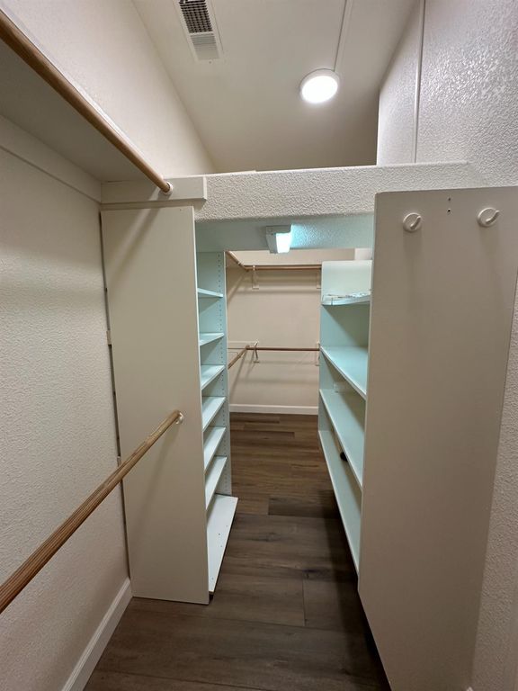 Image 25 of property listing at 7026 N Warren Avenue, Fresno, CA 93711