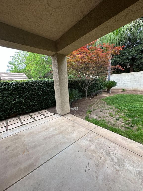 Image 29 of property listing at 7026 N Warren Avenue, Fresno, CA 93711