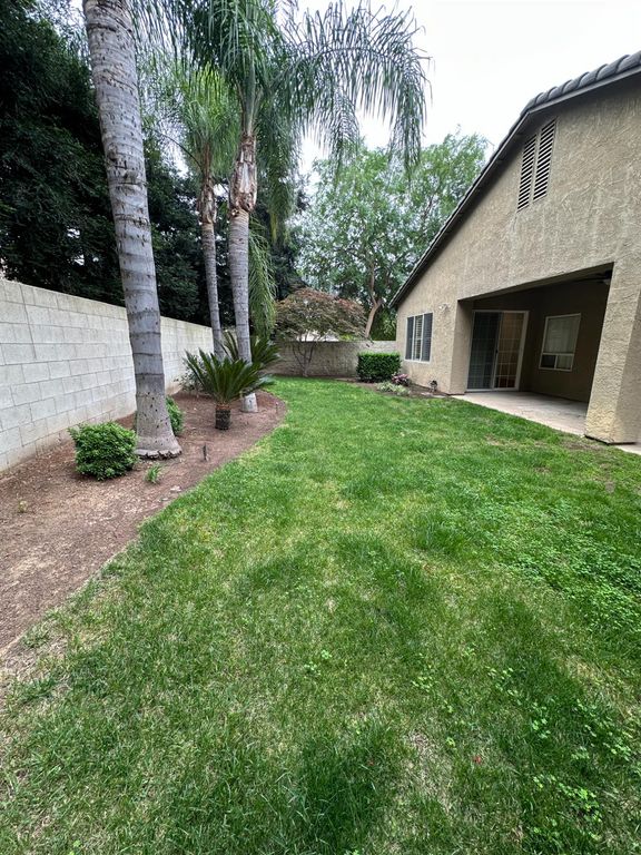 Image 31 of property listing at 7026 N Warren Avenue, Fresno, CA 93711