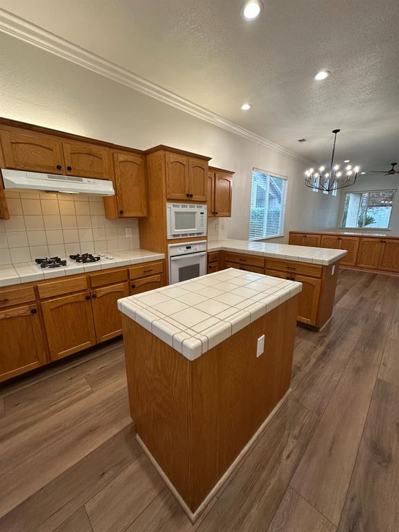 Image 4 of property listing at 7026 N Warren Avenue, Fresno, CA 93711