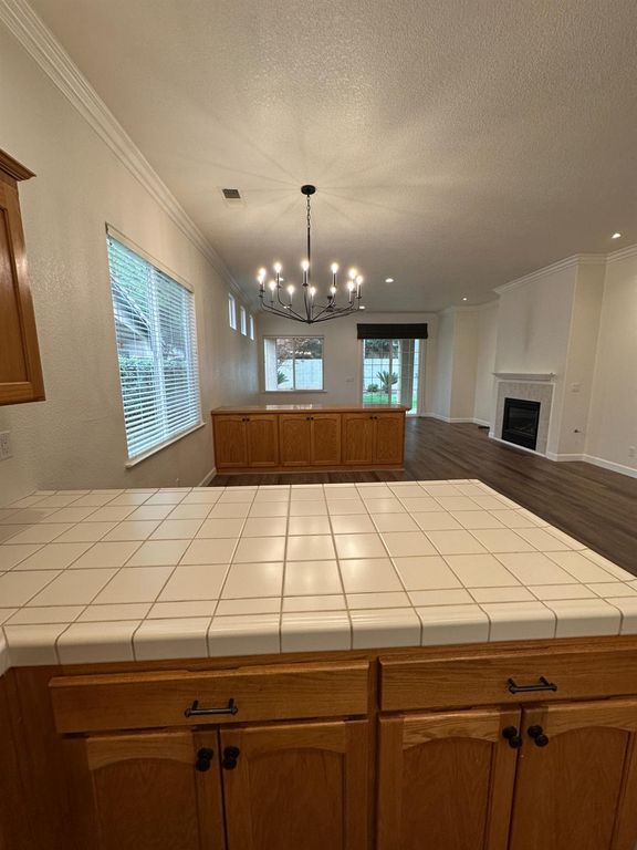 Image 6 of property listing at 7026 N Warren Avenue, Fresno, CA 93711