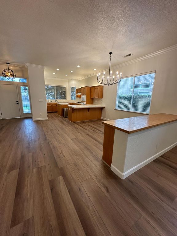 Image 7 of property listing at 7026 N Warren Avenue, Fresno, CA 93711