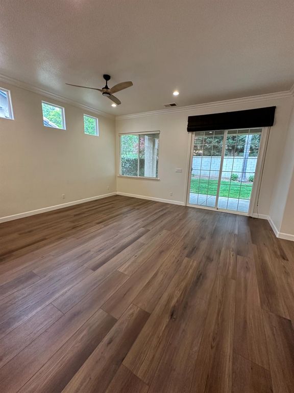 Image 8 of property listing at 7026 N Warren Avenue, Fresno, CA 93711